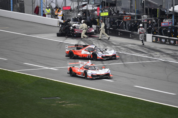 #6 Acura Team Penske Acura DPi, DPi: Juan Pablo Montoya, Dane Cameron, Simon Pagenaud, #7 Acura Team Penske Acura DPi, DPi: Helio Castroneves, Ricky Taylor, Alexander Rossi, #77 Mazda Team Joest Mazda DPi, DPi: Oliver Jarvis, Tristan Nunez, Timo Bernhard, Rene Rast #6 Acura Team Penske Acura DPi, DPi: Juan Pablo Montoya, Dane Cameron, Simon Pagenaud, #7 Acura Team Penske Acura DPi, DPi: Helio Castroneves, Ricky Taylor, Alexander Rossi, #77 Mazda Team Joest Mazda DPi, DPi: Oliver Jarvis, Tristan Nunez, Timo Bernhard, Rene Rast