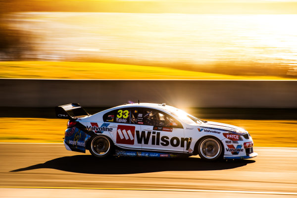 2017 Supercars Championship Round 9. 
Sydney SuperSprint, Sydney Motorsport Park, Eastern Creek, Australia.
Friday 18th August to Sunday 20th August 2017.
Garth Tander, Garry Rogers Motorsport. 
World Copyright: Daniel Kalisz/LAT Images
Ref: Digital Image 180817_VASCR9_DKIMG_1968.jpg