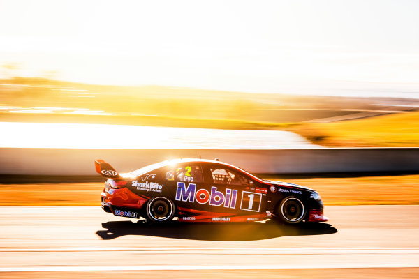 2017 Supercars Championship Round 9.
Sydney SuperSprint, Sydney Motorsport Park, Eastern Creek, Australia.
Friday 18th August to Sunday 20th August 2017.
Scott Pye, Walkinshaw Racing.
World Copyright: Daniel Kalisz/LAT Images
Ref: Digital Image 180817_VASCR9_DKIMG_1913.jpg 2017 Supercars Championship Round 9.
Sydney SuperSprint, Sydney Motorsport Park, Eastern Creek, Australia.
Friday 18th August to Sunday 20th August 2017.
Scott Pye, Walkinshaw Racing.
World Copyright: Daniel Kalisz/LAT Images
Ref: Digital Image 180817_VASCR9_DKIMG_1913.jpg