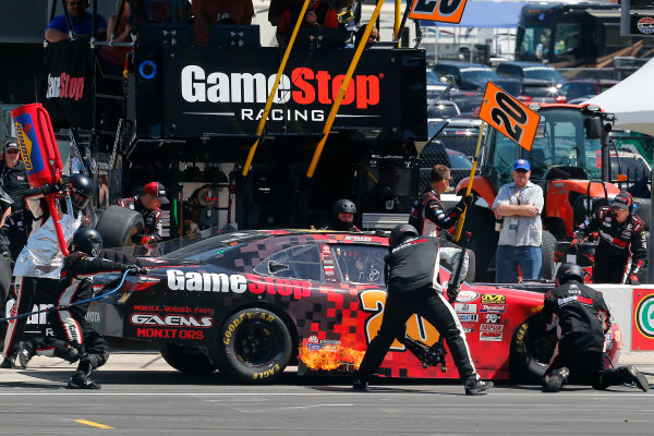 2017 NASCAR Xfinity Series
My Bariatric Solutions 300
Texas Motor Speedway, Fort Worth, TX USA
Saturday 8 April 2017
Erik Jones, Game Stop/ GAEMS Toyota Camry pit stop
World Copyright: Russell LaBounty/LAT Images
ref: Digital Image 17TEX1rl_3789