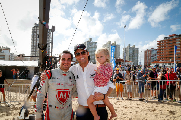 FIA Formula E Championship 2015/16.
Julius Baer Punta Del Este ePrix, Punta Del Este, Uruguay.
Race.
Jerome D'Ambrosio (FRA) Dragon Racing - Venturi VM200-FE-01, Jay Penski.
Punta Del Este, Uruguay, South America.
Saturday 19 December 2015
Photo: Adam Warner / LAT/FE
ref: Digital Image _L5R2650
