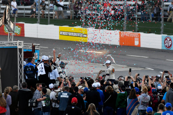 2017 Monster Energy NASCAR Cup Series
STP 500
Martinsville Speedway, Martinsville, VA USA
Sunday 2 April 2017
Brad Keselowski celebrates the win in victory lane
World Copyright: Scott R LePage/LAT Images
ref: Digital Image lepage-170402-mv-5777 2017 Monster Energy NASCAR Cup Series
STP 500
Martinsville Speedway, Martinsville, VA USA
Sunday 2 April 2017
Brad Keselowski celebrates the win in victory lane
World Copyright: Scott R LePage/LAT Images
ref: Digital Image lepage-170402-mv-5777