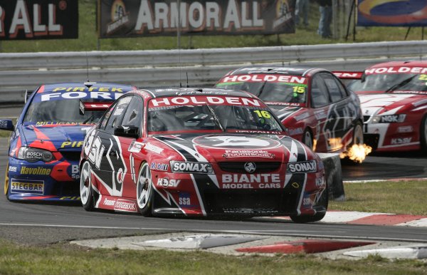 2005 Australian V8 Supercars
Symmons Plains Raceway, Australia. 11th - 13th November 2005
Race winner Garth Tander (HSV Dealer Team Holden Commodore VZ). Action.
World Copyright: Mark Horsburgh / LAT Photographic
ref: 05AusV8SP30