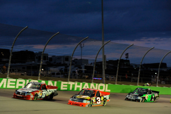 12-13 July, 2013, Newton, Iowa USA
Timothy Peters, Ty Dillon, Miguel Paludo
©2013, Scott R LePage
LAT Photo USA 12-13 July, 2013, Newton, Iowa USA
Timothy Peters, Ty Dillon, Miguel Paludo
©2013, Scott R LePage
LAT Photo USA