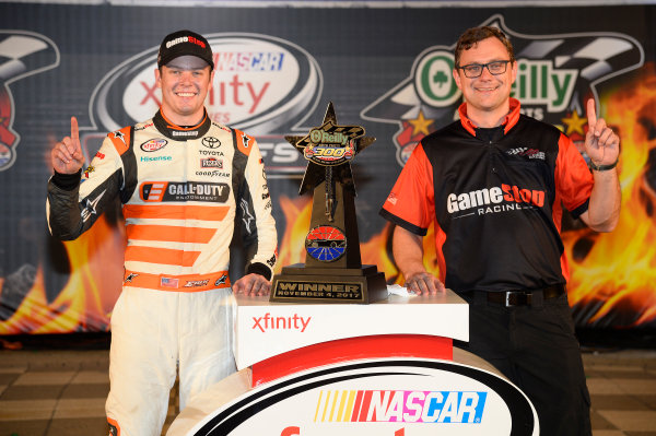 NASCAR XFINITY Series
O’Reilly Auto Parts 300
Texas Motor Speedway
Fort Worth, TX USA
Saturday 4 November 2017
Erik Jones, GameStop Call of Duty WWII Toyota Camry, celebrates in victory Lane.
World Copyright: John K Harrelson
LAT Images NASCAR XFINITY Series
O’Reilly Auto Parts 300
Texas Motor Speedway
Fort Worth, TX USA
Saturday 4 November 2017
Erik Jones, GameStop Call of Duty WWII Toyota Camry, celebrates in victory Lane.
World Copyright: John K Harrelson
LAT Images