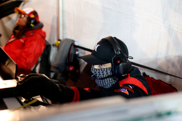 2017 Rolex 24 Hours.
Daytona, Florida, USA
Sunday 29 January 2017.
Engineers of #13 Rebellion Racing ORECA 07: Neel Jani, S?bastien Buemi, St?phane Sarrazin, Nick Heidfeld
World Copyright: Alexander Trienitz/LAT Images
ref: Digital Image 2017-24h-Daytona-AT1-4628 2017 Rolex 24 Hours.
Daytona, Florida, USA
Sunday 29 January 2017.
Engineers of #13 Rebellion Racing ORECA 07: Neel Jani, S?bastien Buemi, St?phane Sarrazin, Nick Heidfeld
World Copyright: Alexander Trienitz/LAT Images
ref: Digital Image 2017-24h-Daytona-AT1-4628