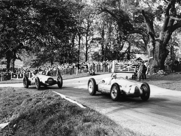 Donington Park, Great Britain.
22 October 1938.
Hermann Muller (Auto Union D-typ) leads Dick Seaman (Mercedes-Benz W154). They finished in 4th and 3rd positions respectively.
Ref-Digital File Only.
World Copyright - LAT Photographic