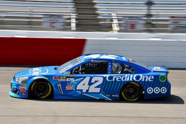 Monster Energy NASCAR Cup Series
Toyota Owners 400
Richmond International Raceway, Richmond, VA USA
Friday 28 April 2017
Kyle Larson, Chip Ganassi Racing, Credit One Bank Chevrolet SS
World Copyright: Nigel Kinrade
LAT Images
ref: Digital Image 17RIC1nk01185