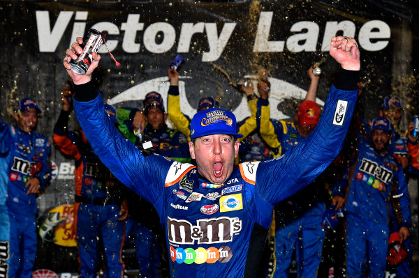 Monster Energy NASCAR Cup Series
Bass Pro Shops NRA Night Race
Bristol Motor Speedway, Bristol, TN USA
Saturday 19 August 2017
Kyle Busch, Joe Gibbs Racing, M&M's Caramel Toyota Camry wins
World Copyright: Rusty Jarrett
LAT Images Monster Energy NASCAR Cup Series
Bass Pro Shops NRA Night Race
Bristol Motor Speedway, Bristol, TN USA
Saturday 19 August 2017
Kyle Busch, Joe Gibbs Racing, M&M's Caramel Toyota Camry wins
World Copyright: Rusty Jarrett
LAT Images